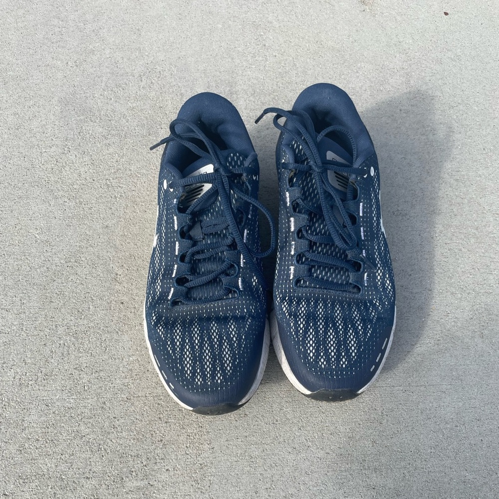 Men’s Under Armour Shoes 9.5